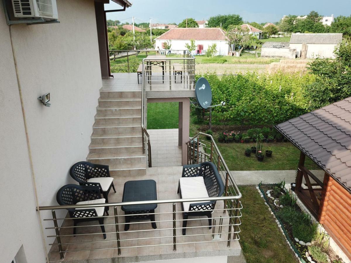 Eko Apartmani Krackovic Golubovci Dış mekan fotoğraf